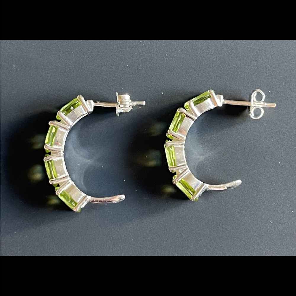 🎉HP🎉New Peridot and Sterling Pierced Semi Hoop Earrings Intense Sparkle … - Picture 6 of 7